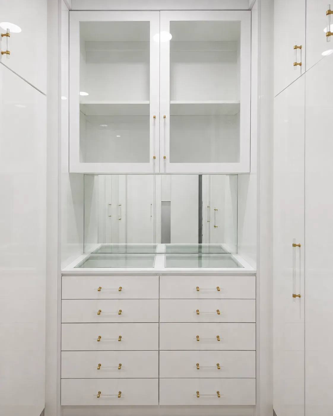 White Gloss Walk-In Closet