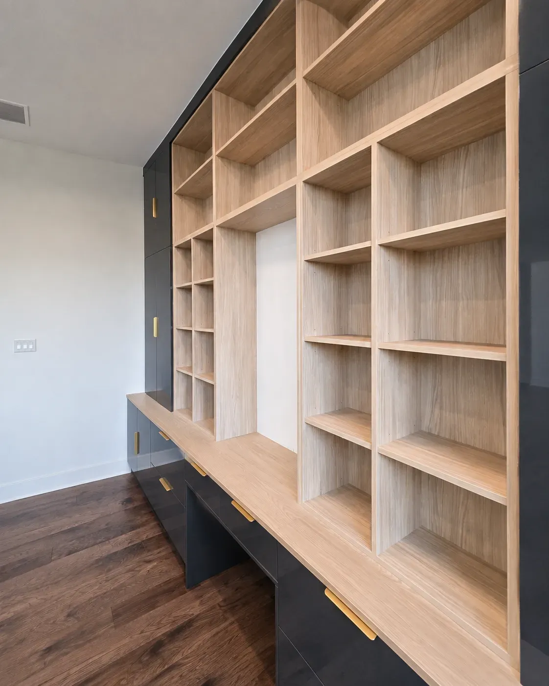 Two-Tone Home Office Built-In, detail 3